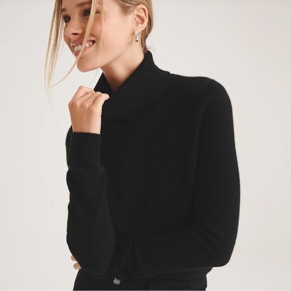 GAP True Black Recycled Cashmere Turtleneck Sweater size medium - Picture 2 of 10